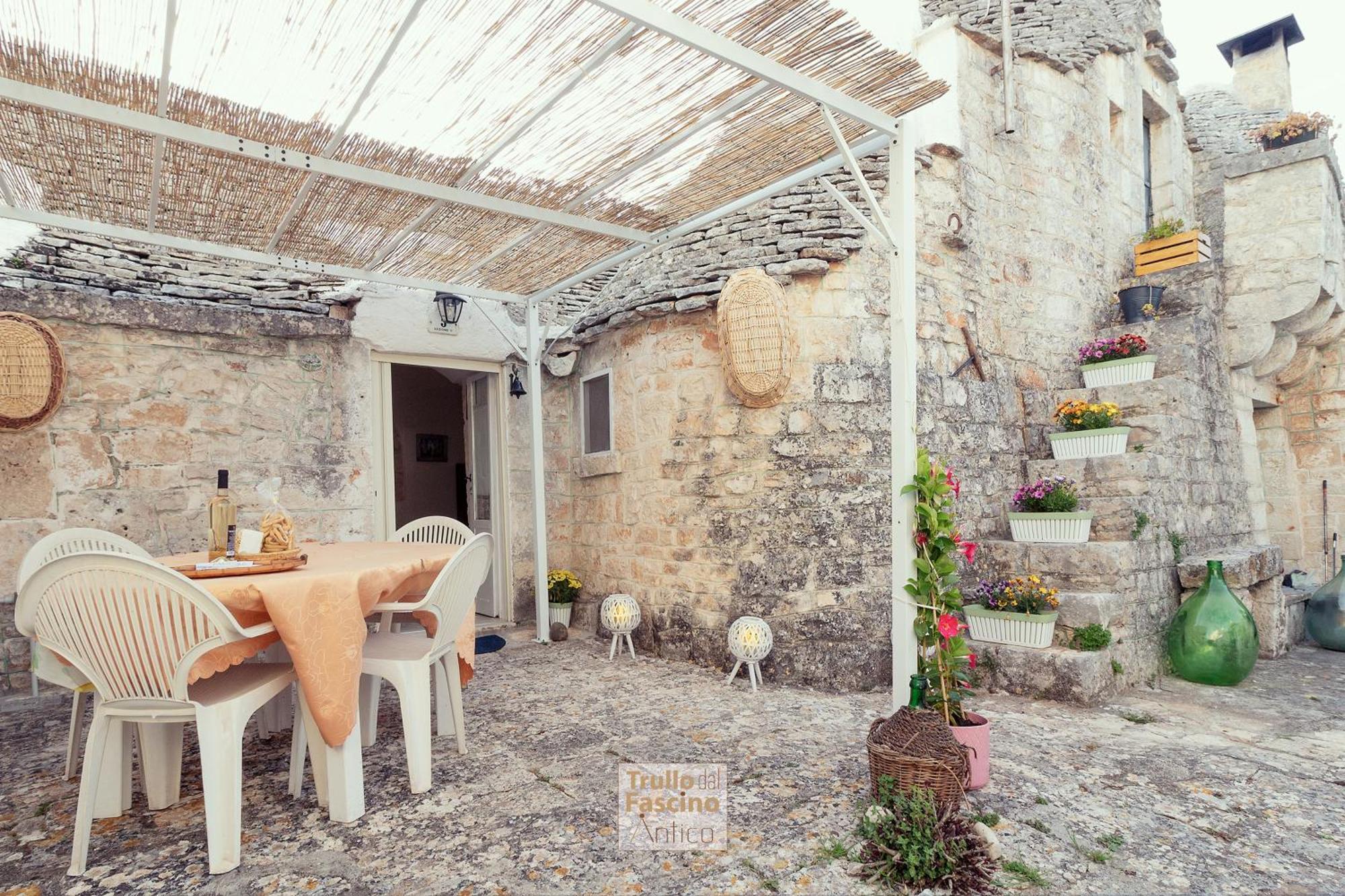 Trullo Dal Fascino Antico Βίλα Locorotondo Εξωτερικό φωτογραφία